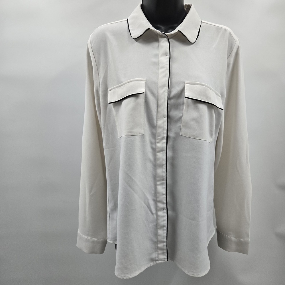 Loft Women's Long Sleeve Lightweight Button Up Blouse Cream Size Medium Pockets